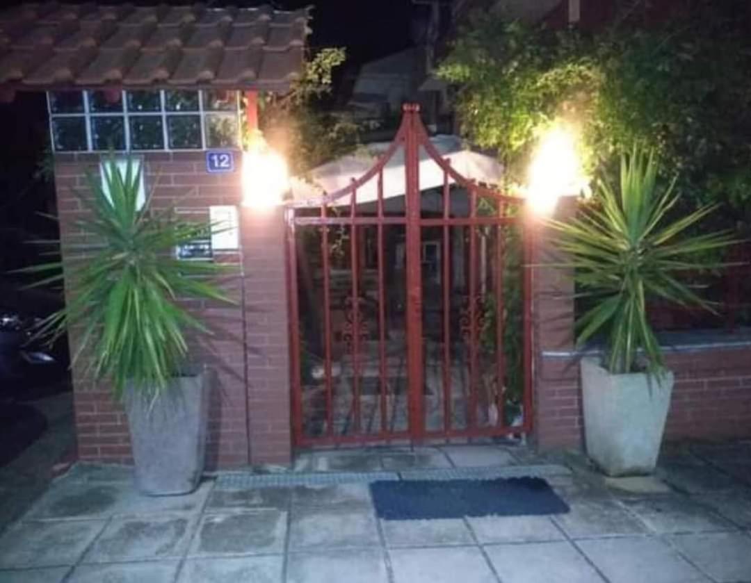 Blue Moon Accommodation Nea Michaniona Esterno foto